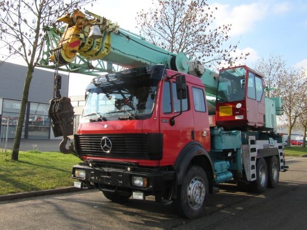 Автокран LIEBHERR, модел LTF 1030 (снимка)